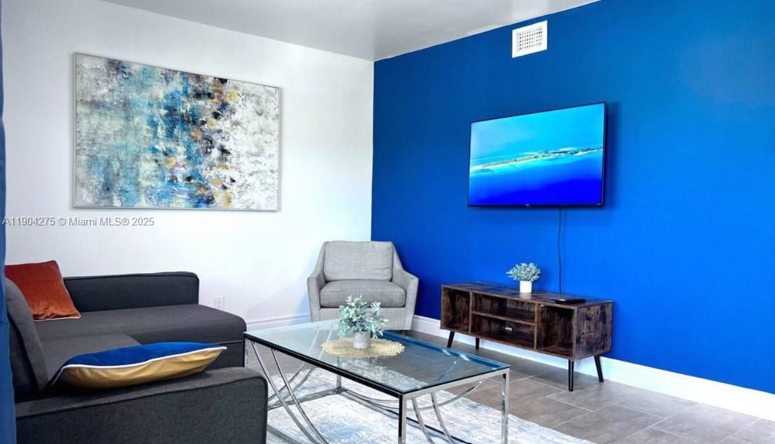 Ver detalles   /   sq. ft. $ 2025-10-28 0 foto