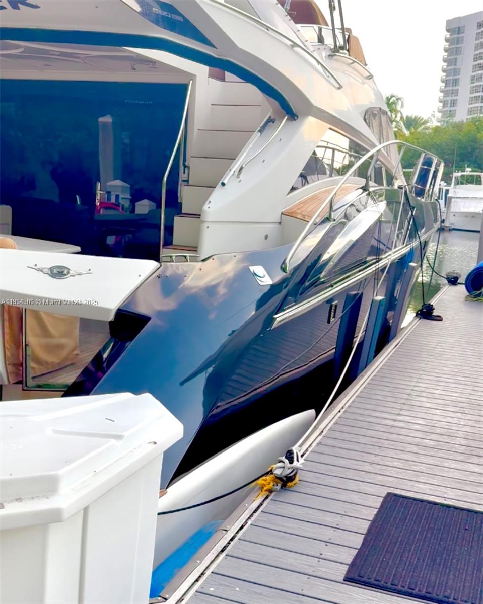   /   sq. ft. $ 2025-10-28 0 foto