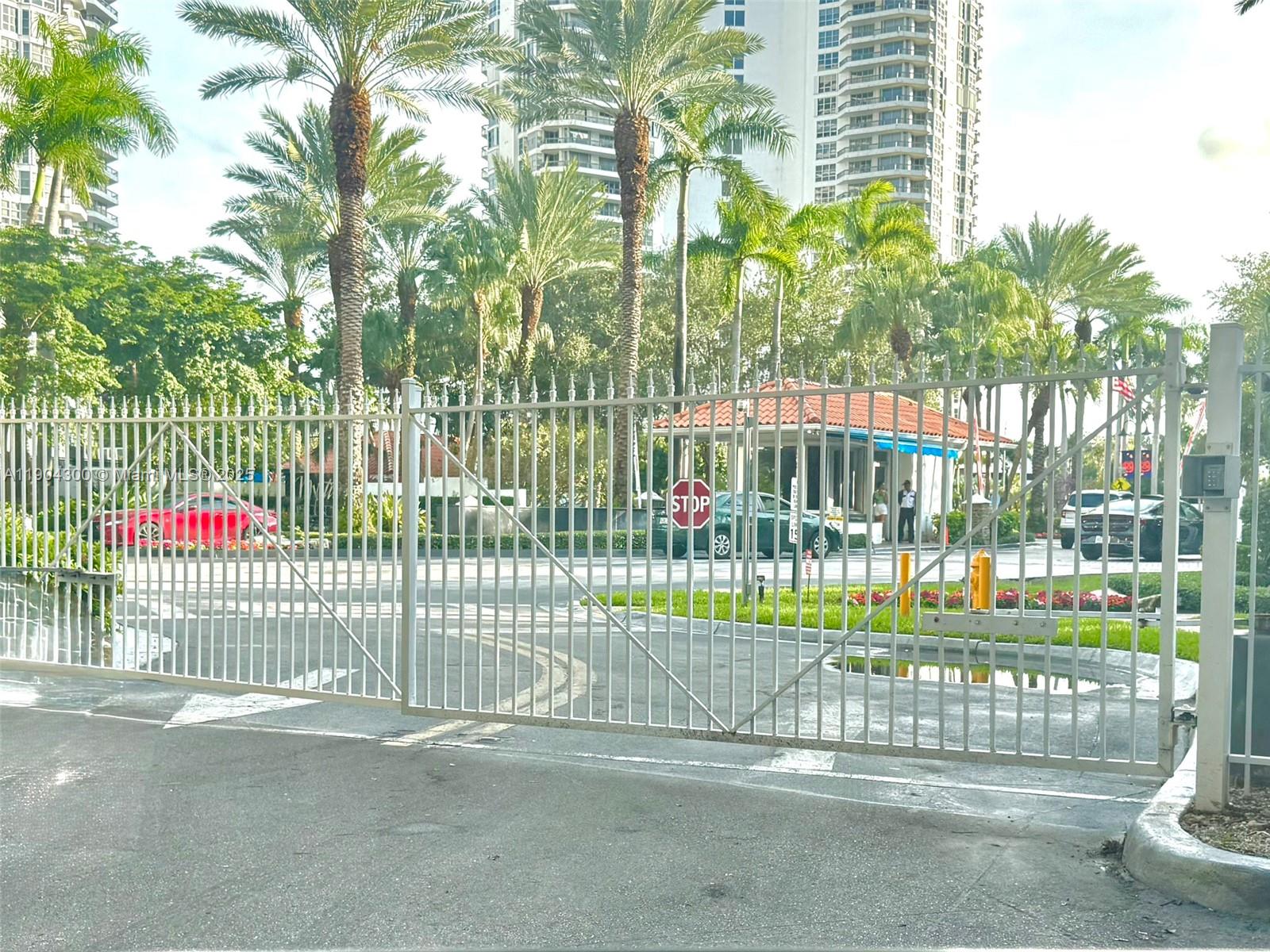   /   sq. ft. $ 2025-10-28 0 foto