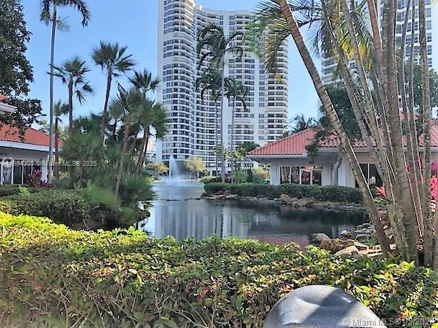   /   sq. ft. $ 2025-10-28 0 foto