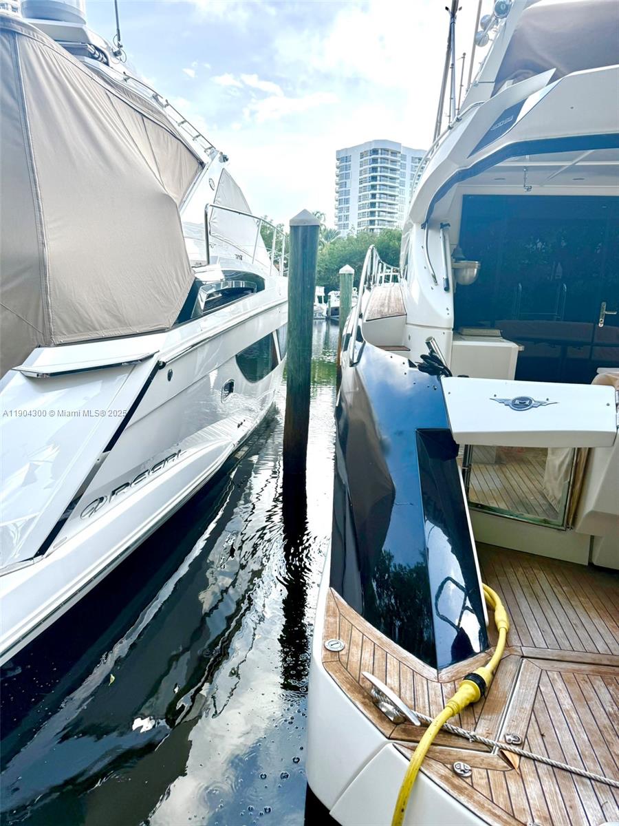   /   sq. ft. $ 2025-10-28 0 foto