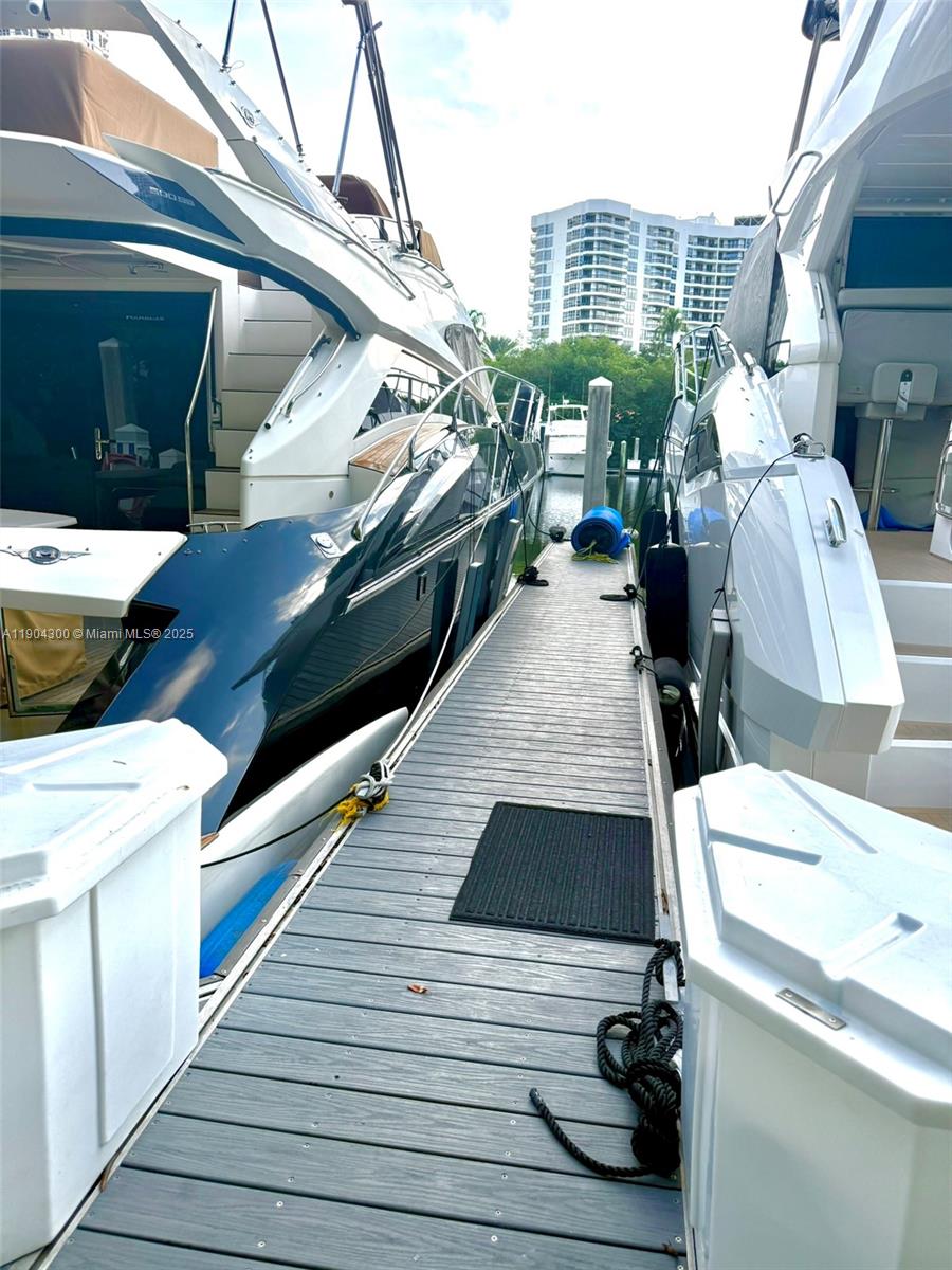   /   sq. ft. $ 2025-10-28 0 foto