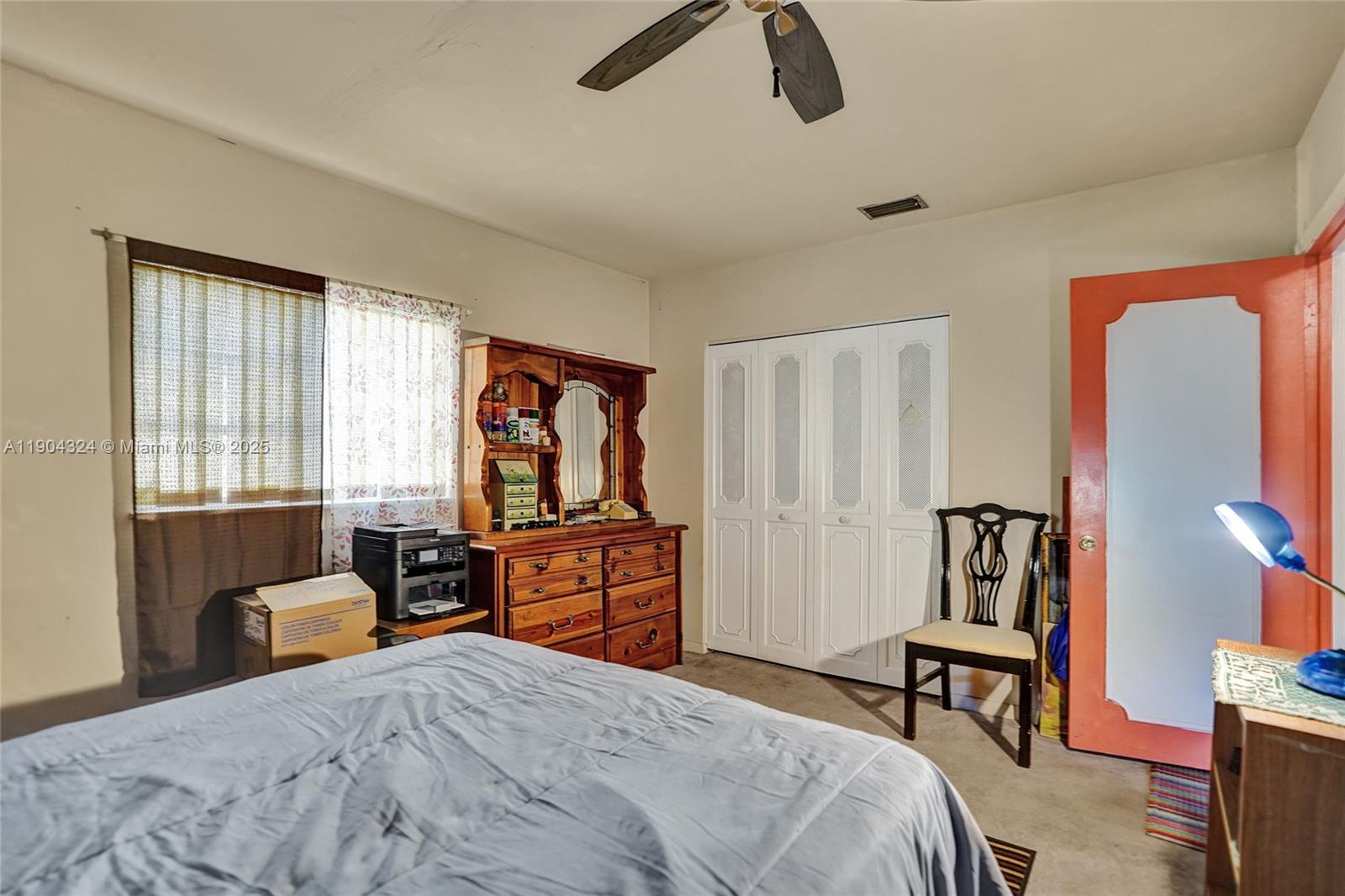 See details / 3956 sq. ft. $ 2025-10-28 0 Photo