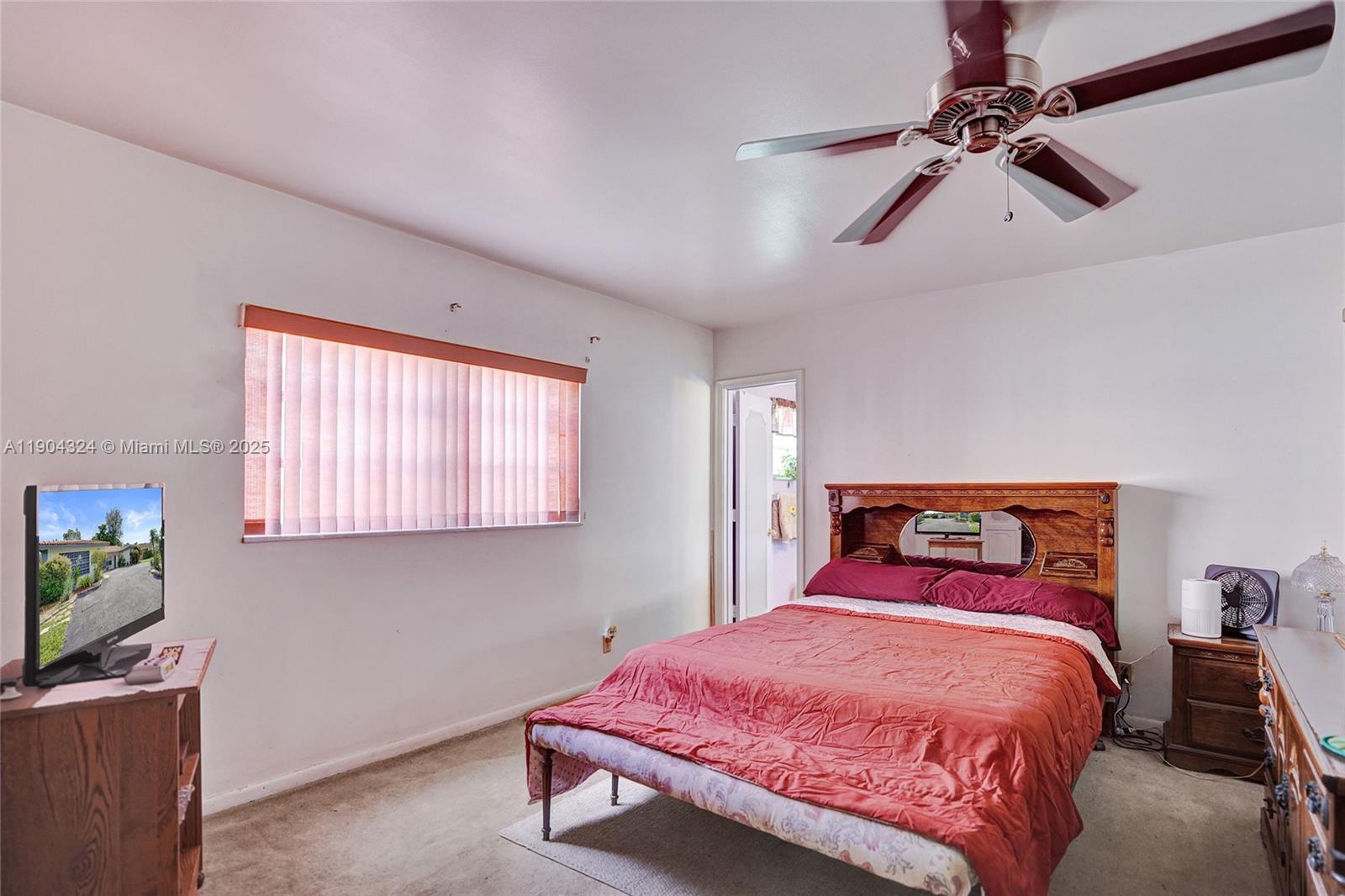 See details / 3956 sq. ft. $ 2025-10-28 0 Photo