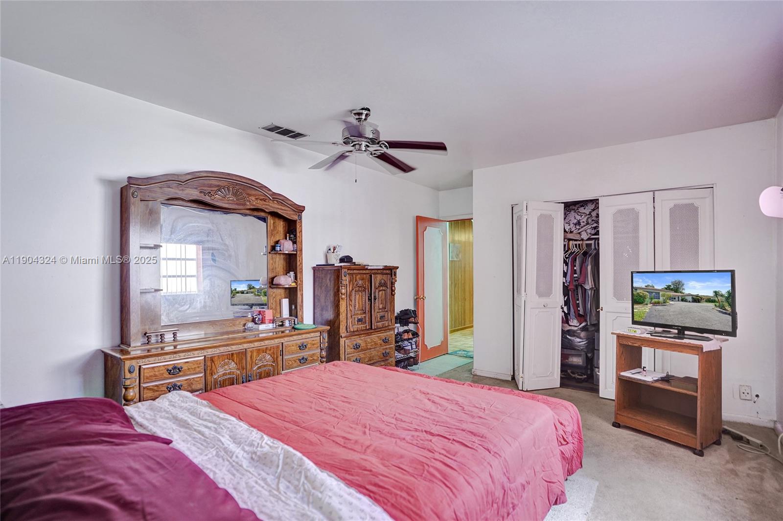 See details / 3956 sq. ft. $ 2025-10-28 0 Photo