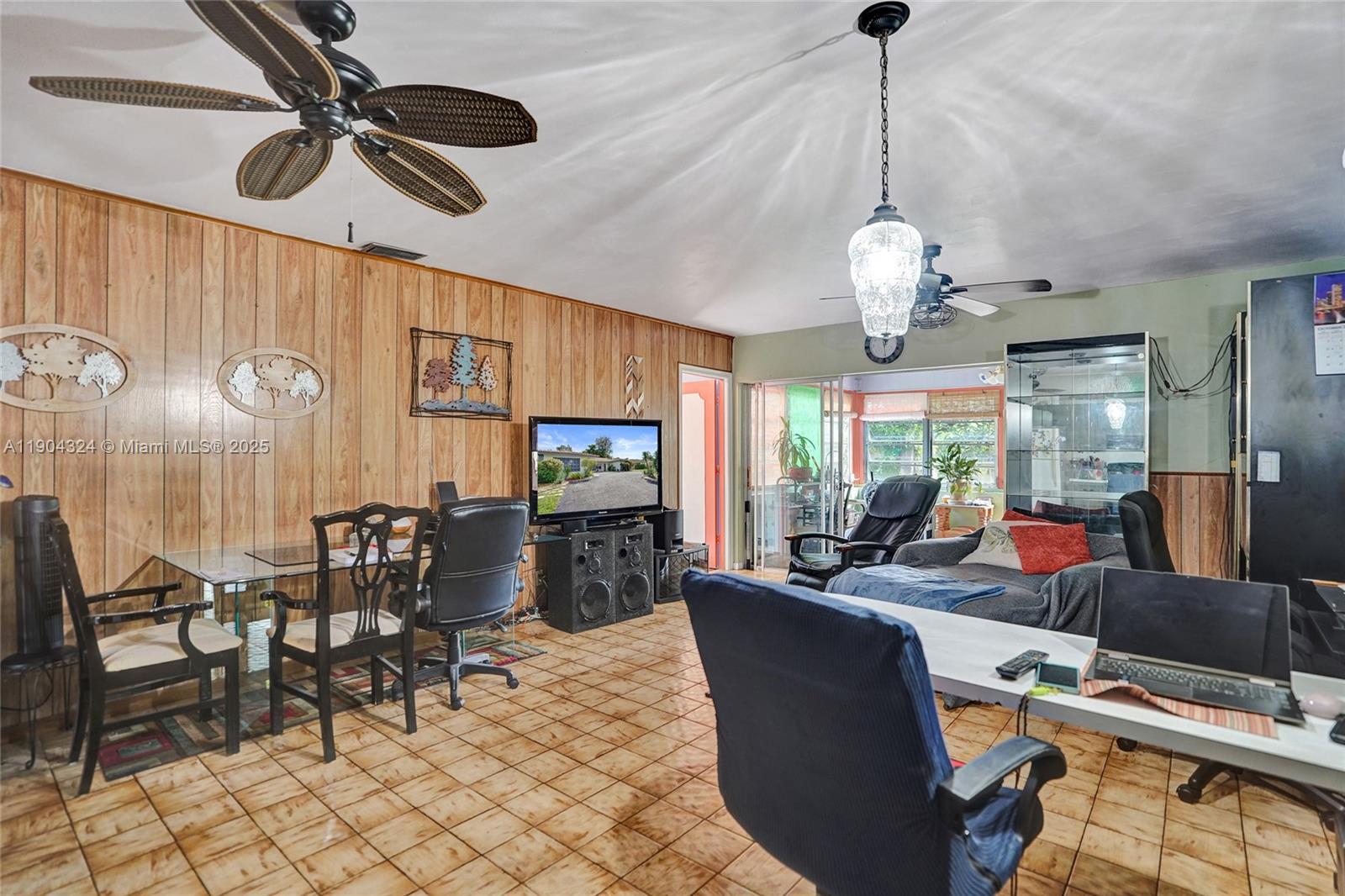 See details / 3956 sq. ft. $ 2025-10-28 0 Photo