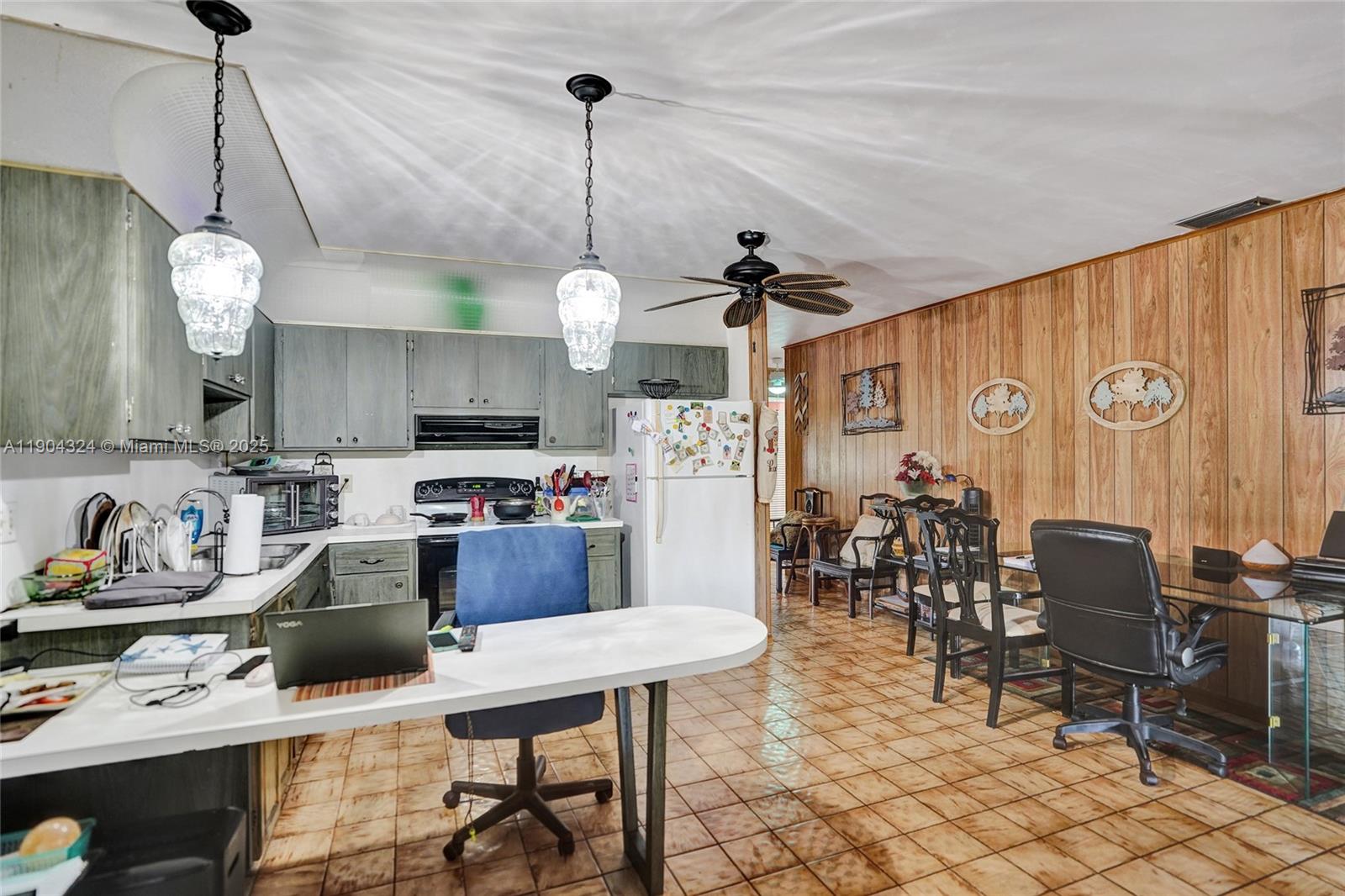 See details / 3956 sq. ft. $ 2025-10-28 0 Photo