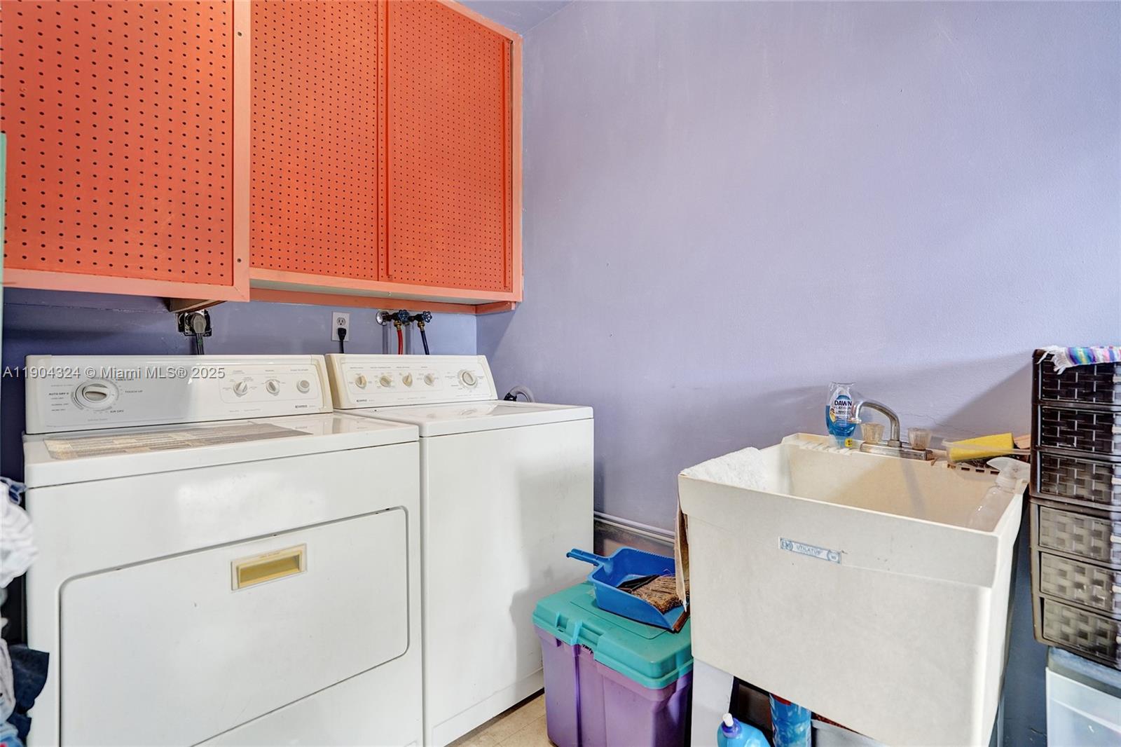 See details / 3956 sq. ft. $ 2025-10-28 0 Photo