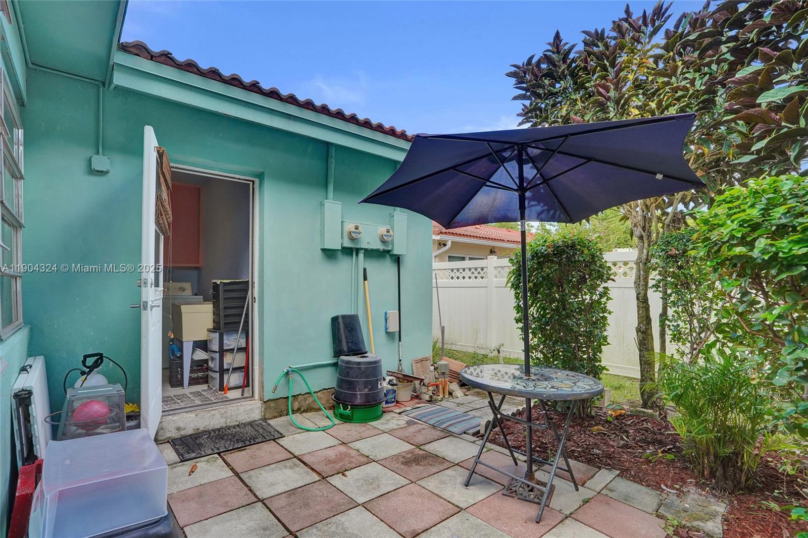 See details / 3956 sq. ft. $ 2025-10-28 0 Photo