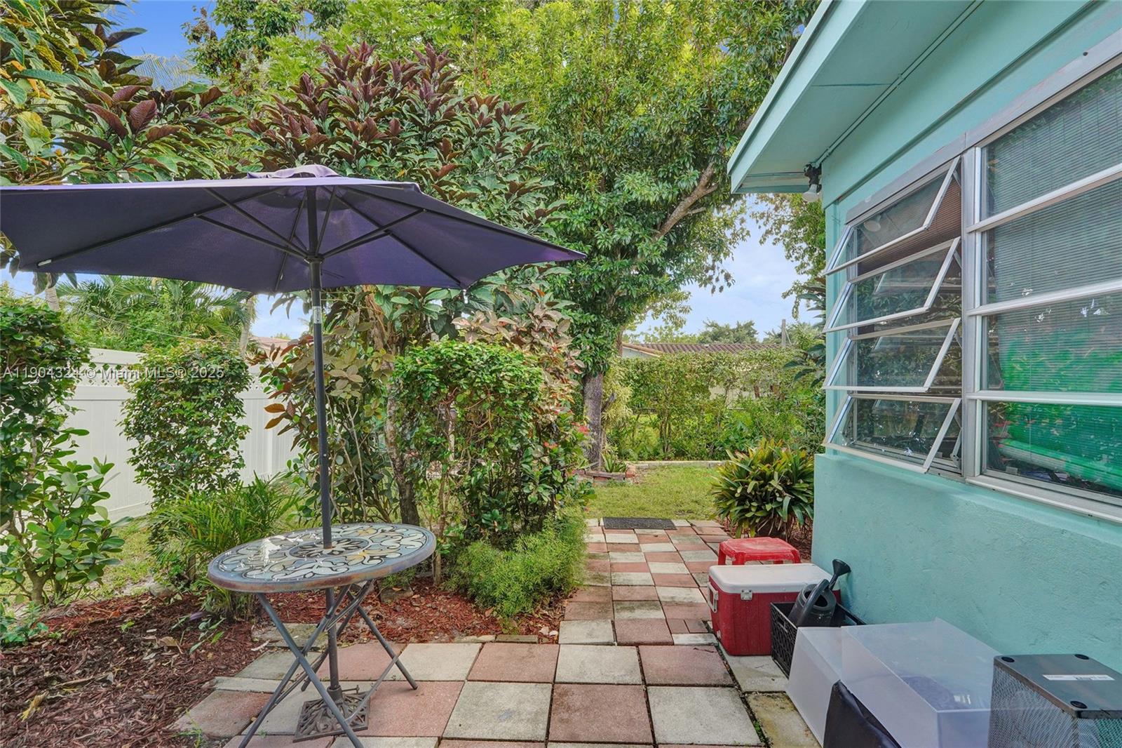 See details / 3956 sq. ft. $ 2025-10-28 0 Photo