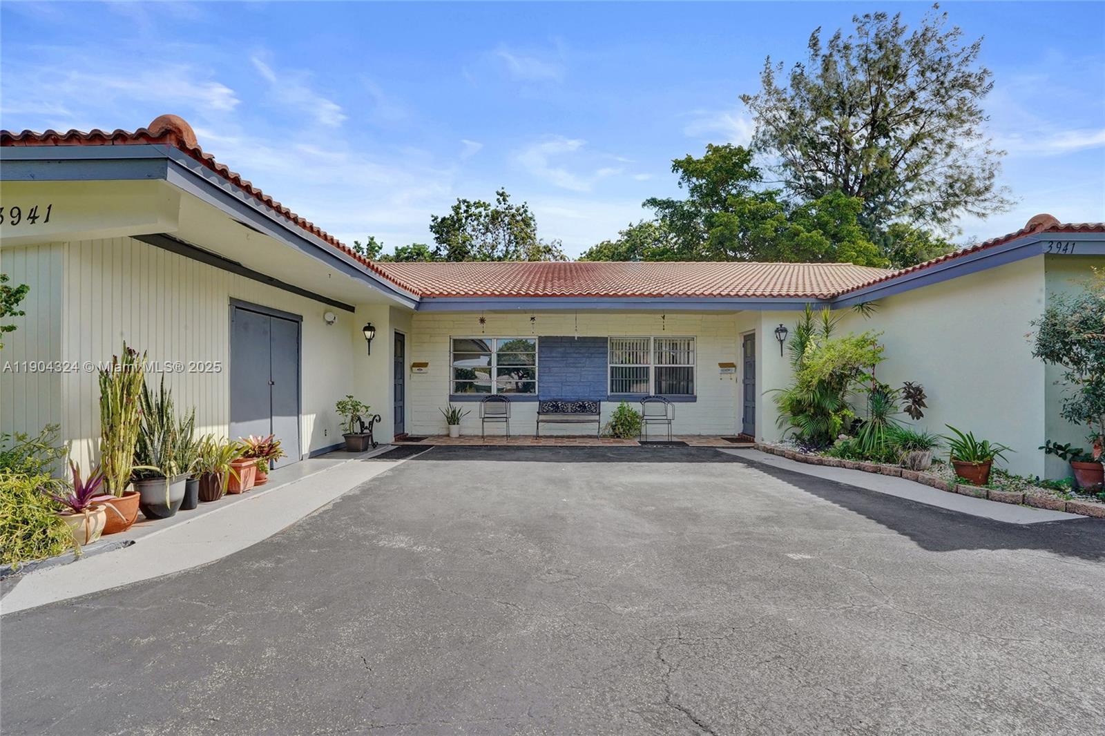 See details / 3956 sq. ft. $ 2025-10-28 0 Photo