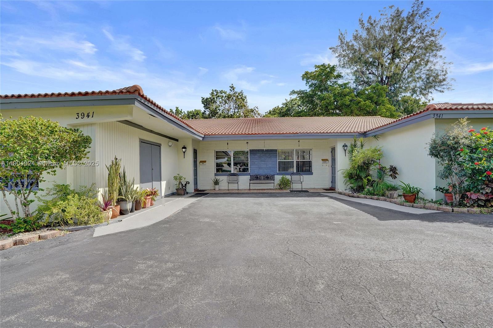 See details / 3956 sq. ft. $ 2025-10-28 0 Photo