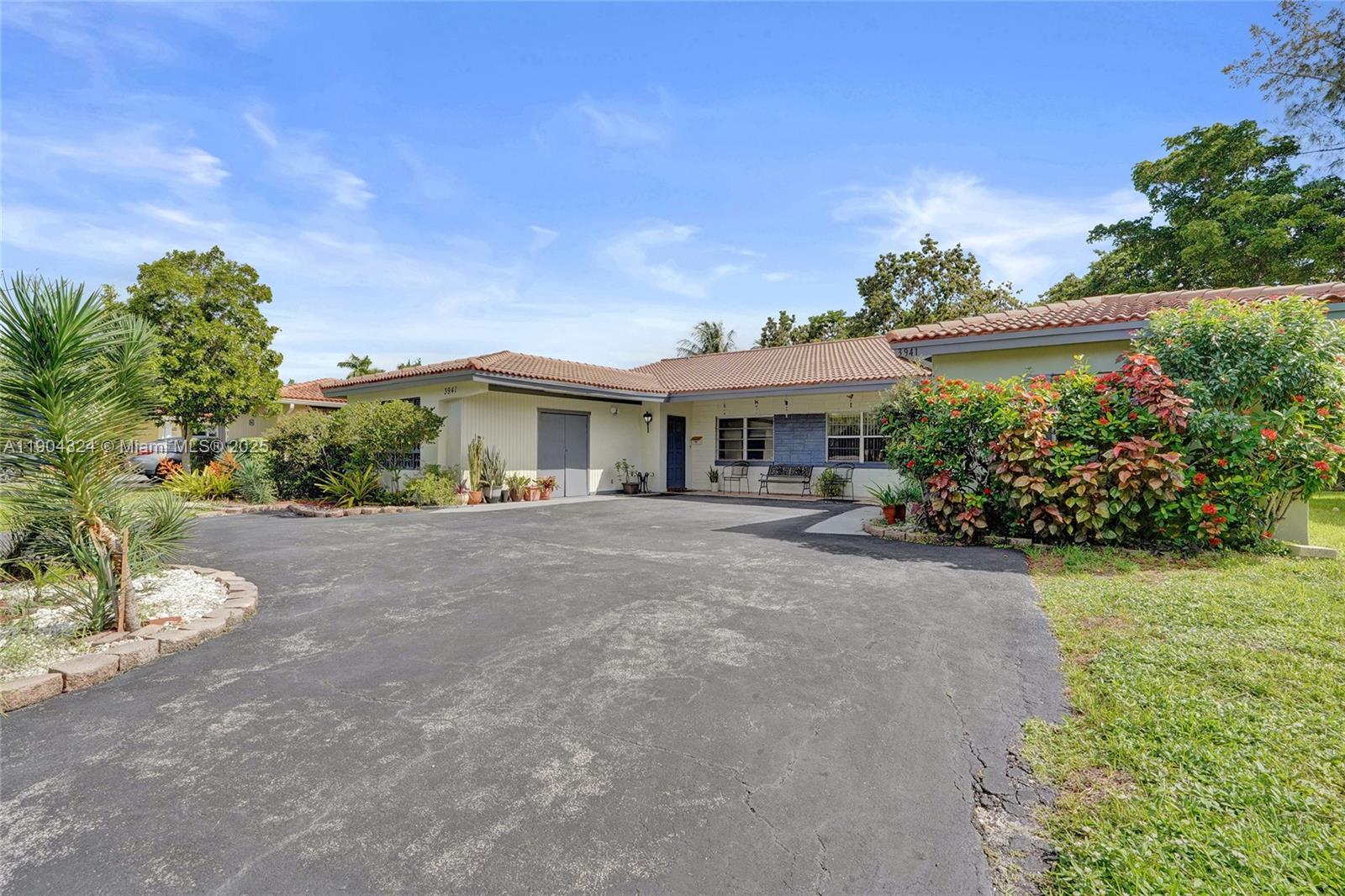 See details / 3956 sq. ft. $ 2025-10-28 0 Photo