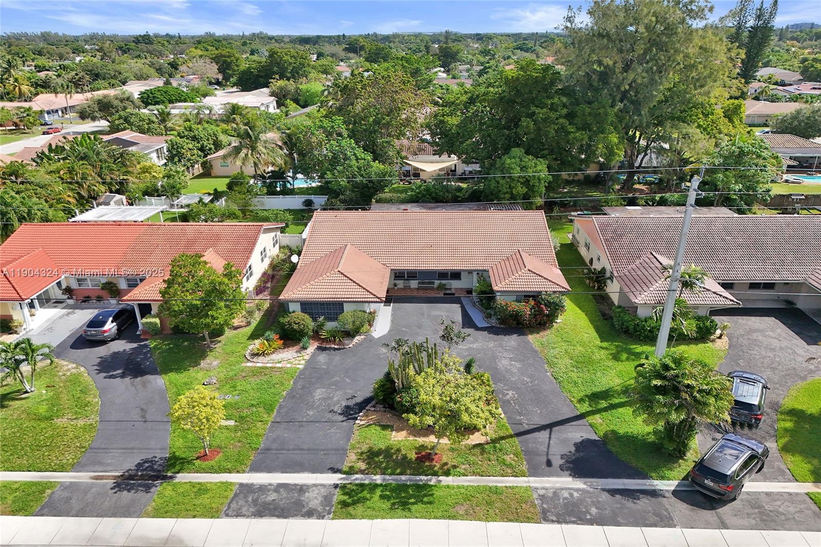 See details / 3956 sq. ft. $ 2025-10-28 0 Photo