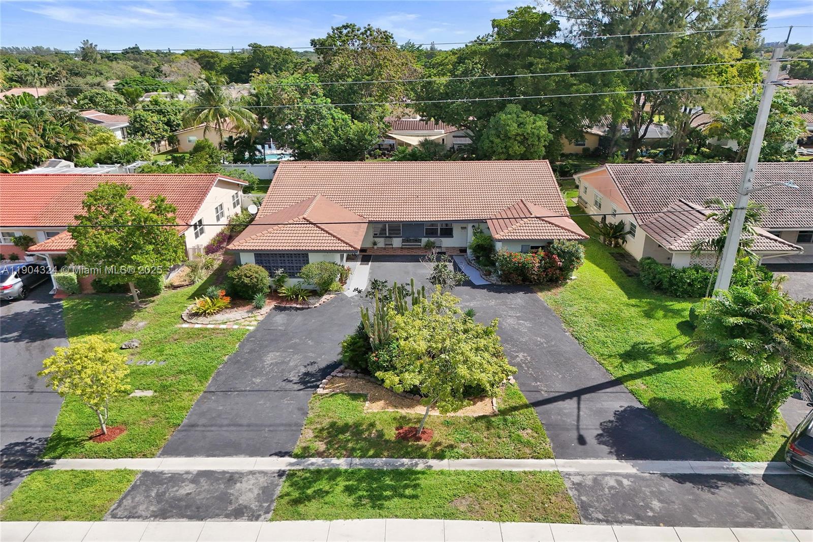 See details / 3956 sq. ft. $ 2025-10-28 0 Photo