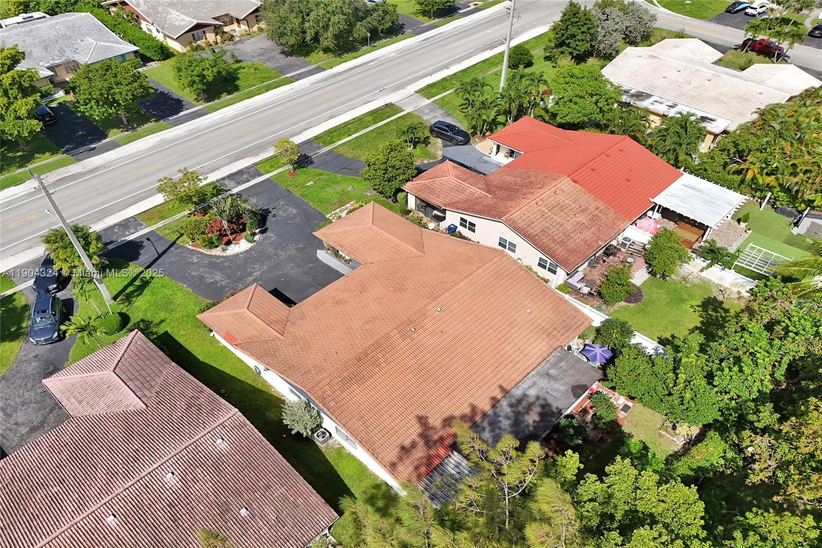 See details / 3956 sq. ft. $ 2025-10-28 0 Photo