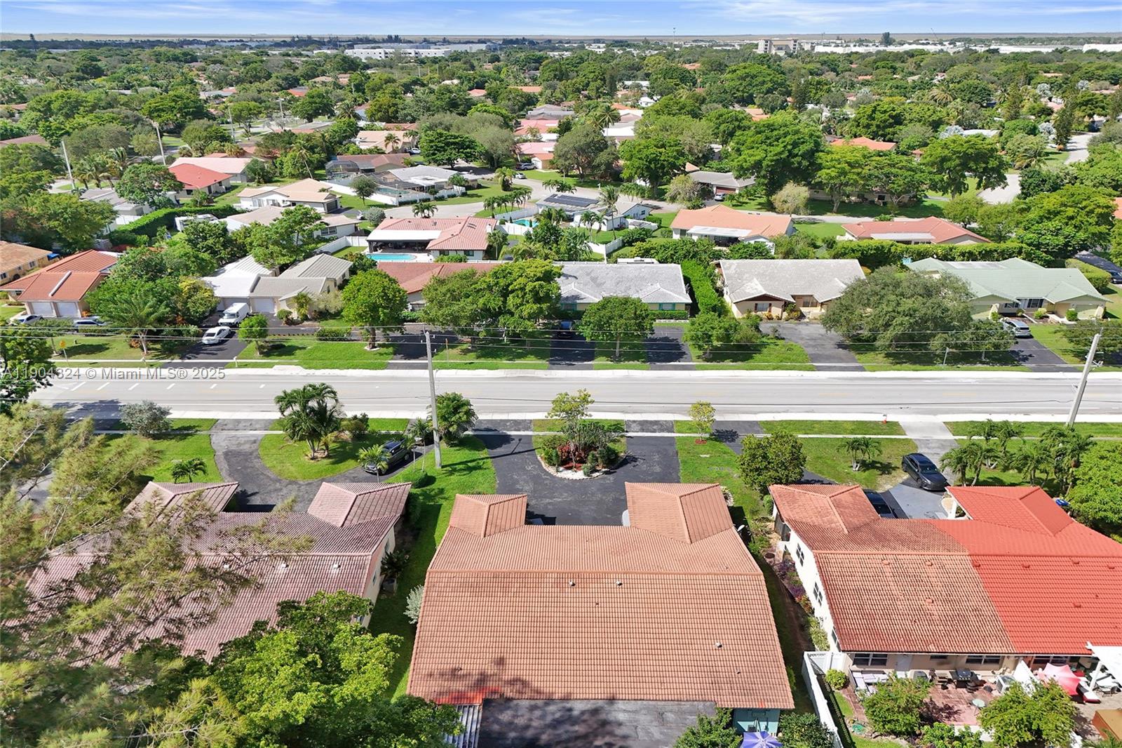 See details / 3956 sq. ft. $ 2025-10-28 0 Photo