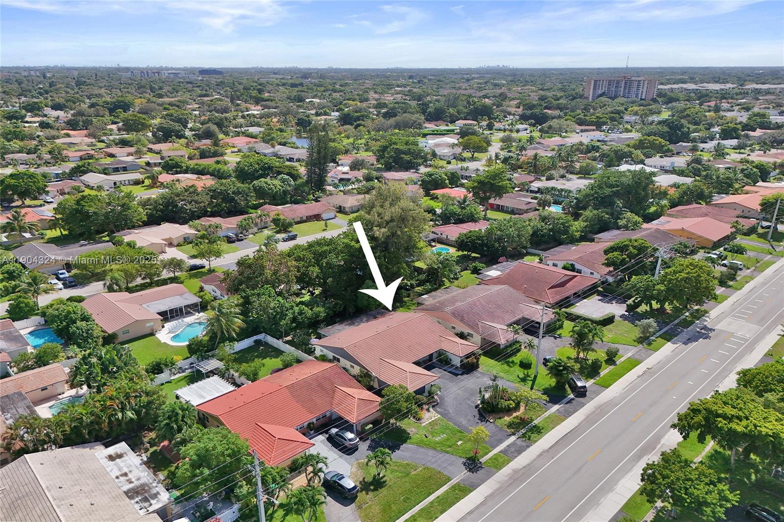 See details / 3956 sq. ft. $ 2025-10-28 0 Photo