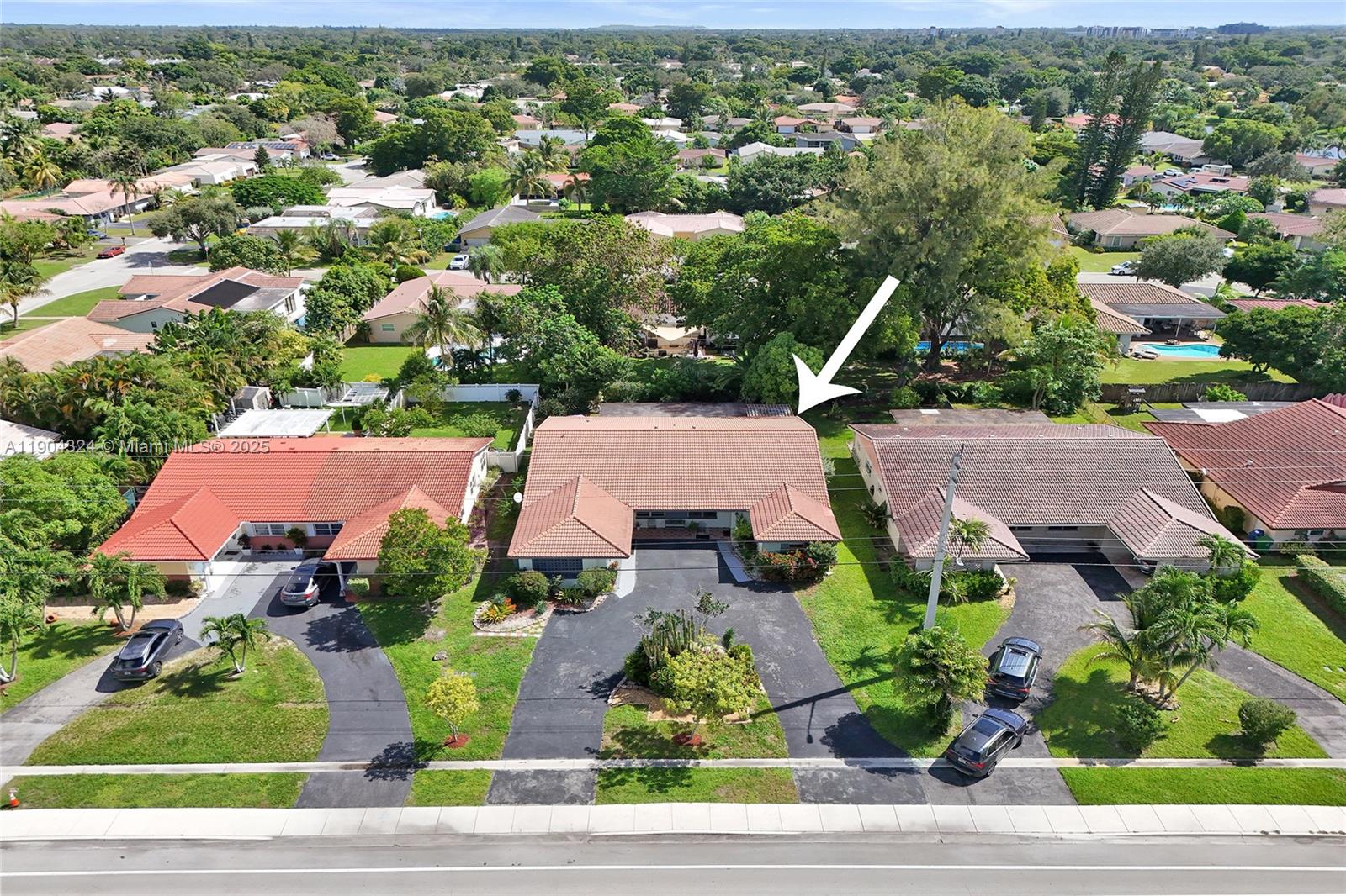 See details / 3956 sq. ft. $ 2025-10-28 0 Photo