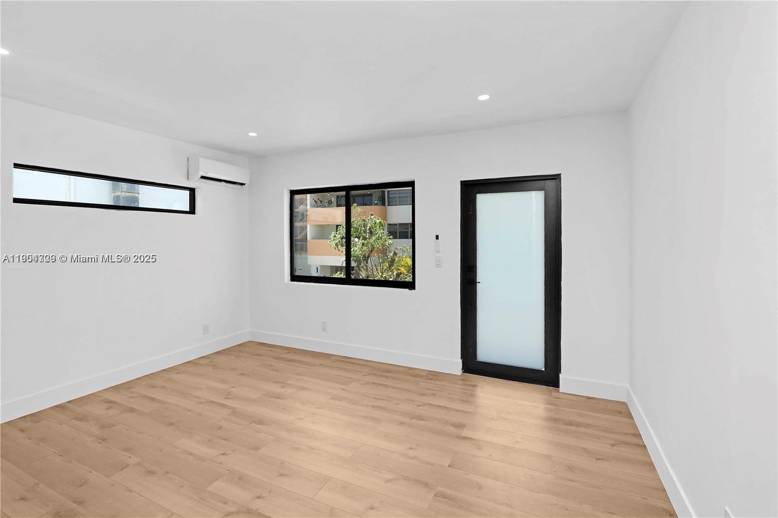 Ver detalles   /   sq. ft. $ 2025-10-28 0 foto