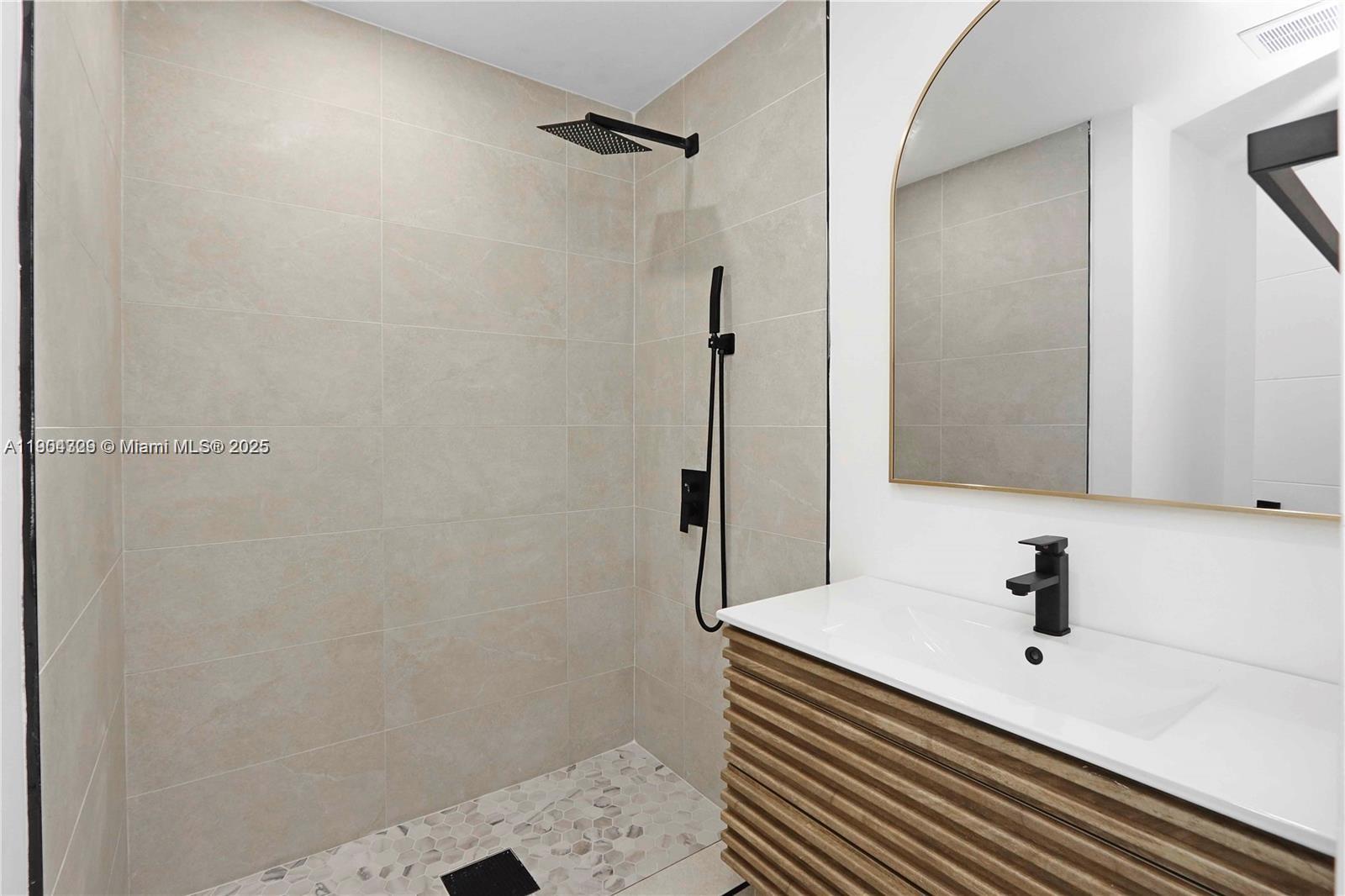 Ver detalles   /   sq. ft. $ 2025-10-28 0 foto