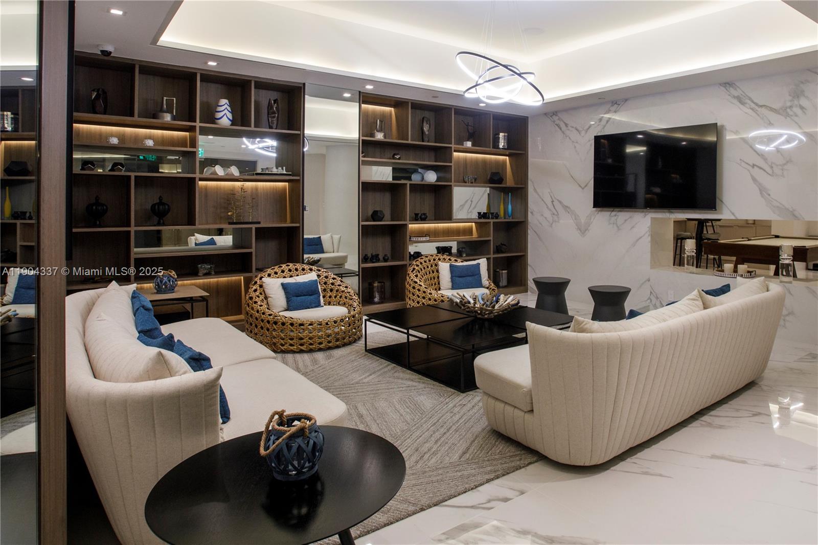 See details 812 2 / 2 1350 sq. ft. $ 2025-10-28 0 Photo