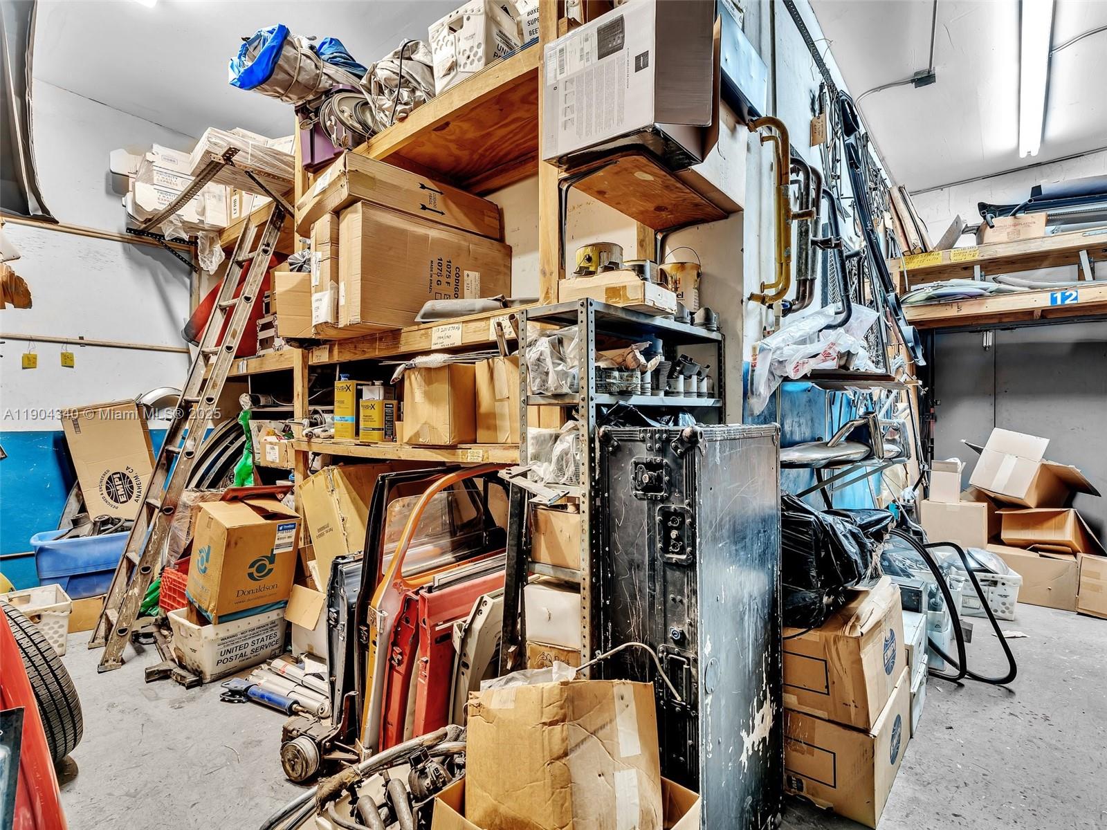   /   sq. ft. $ 2025-10-28 0 Photo