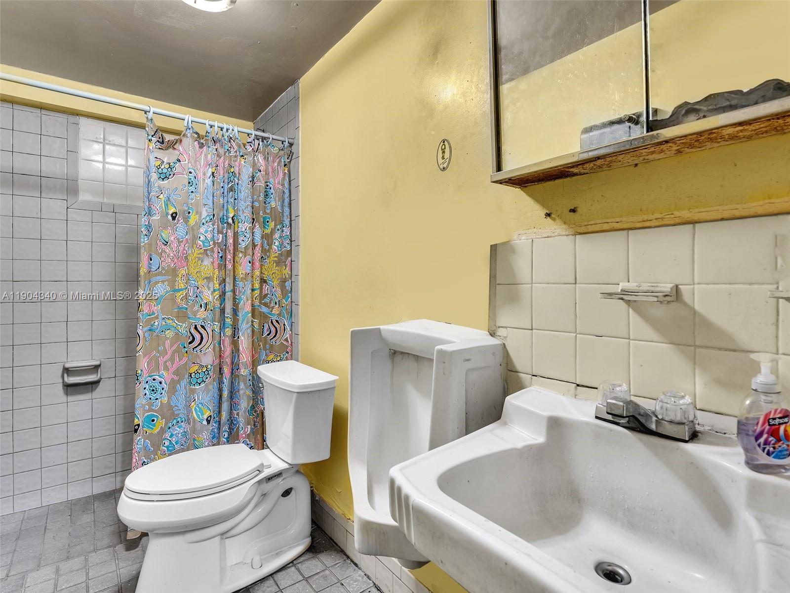   /   sq. ft. $ 2025-10-28 0 Photo