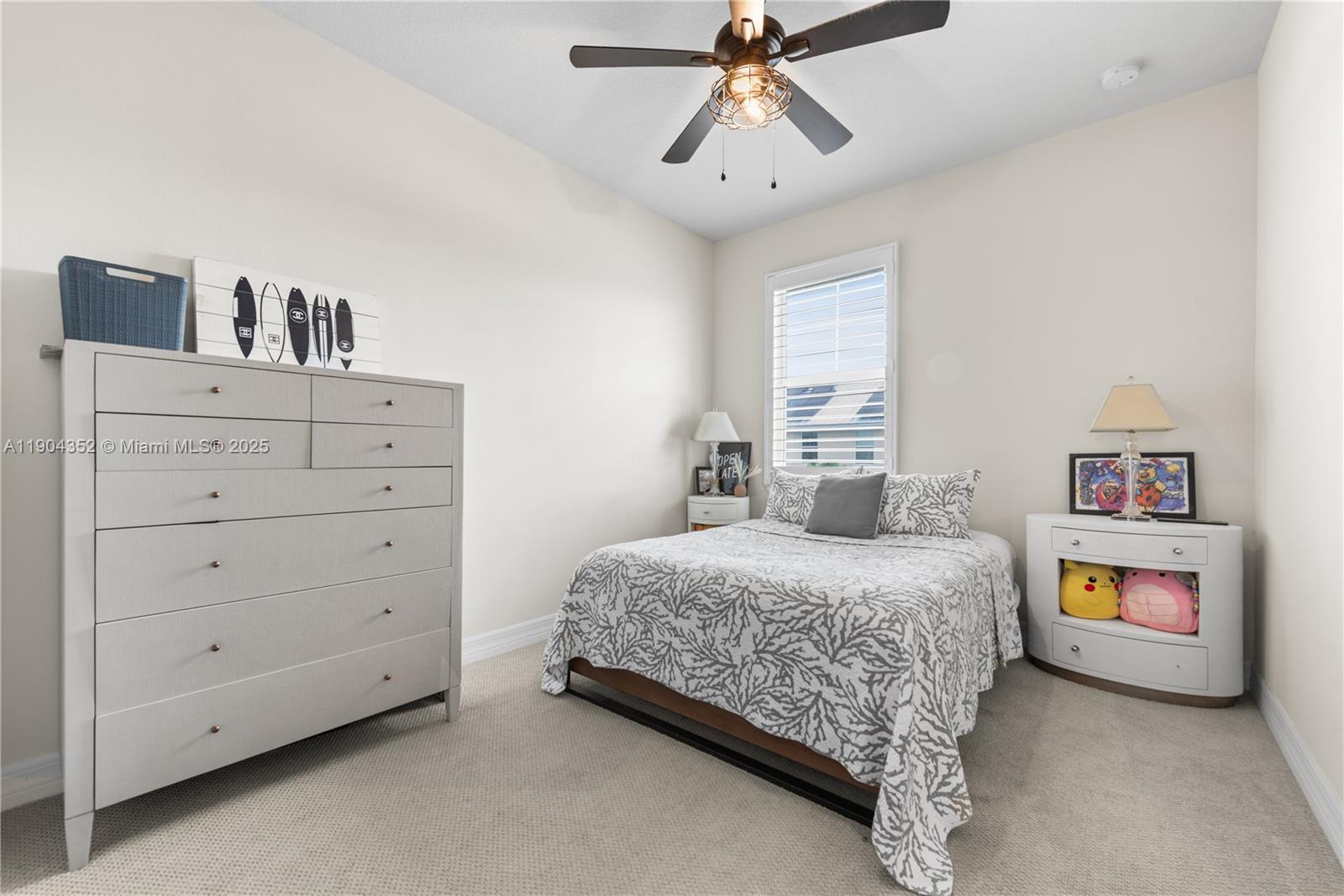 Ver detalles 1030 3 / 3 1421 sq. ft. $ 2025-10-28 0 foto