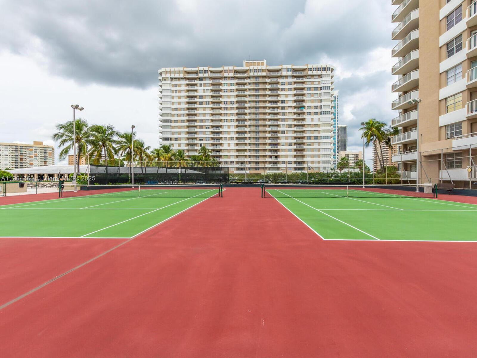 2M 1 / 2 870 sq. ft. $ 2025-10-28 0 Photo