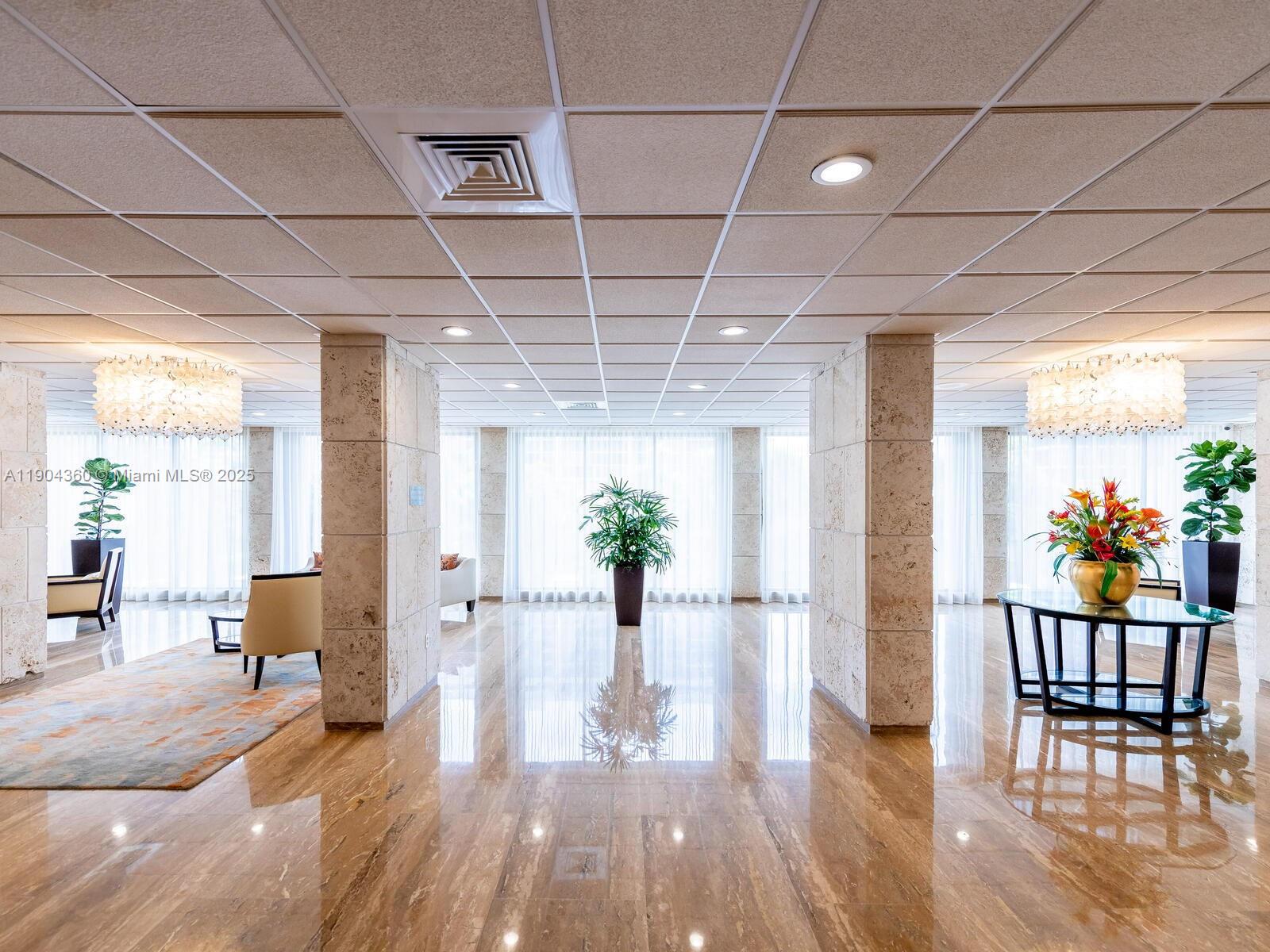 2M 1 / 2 870 sq. ft. $ 2025-10-28 0 Photo