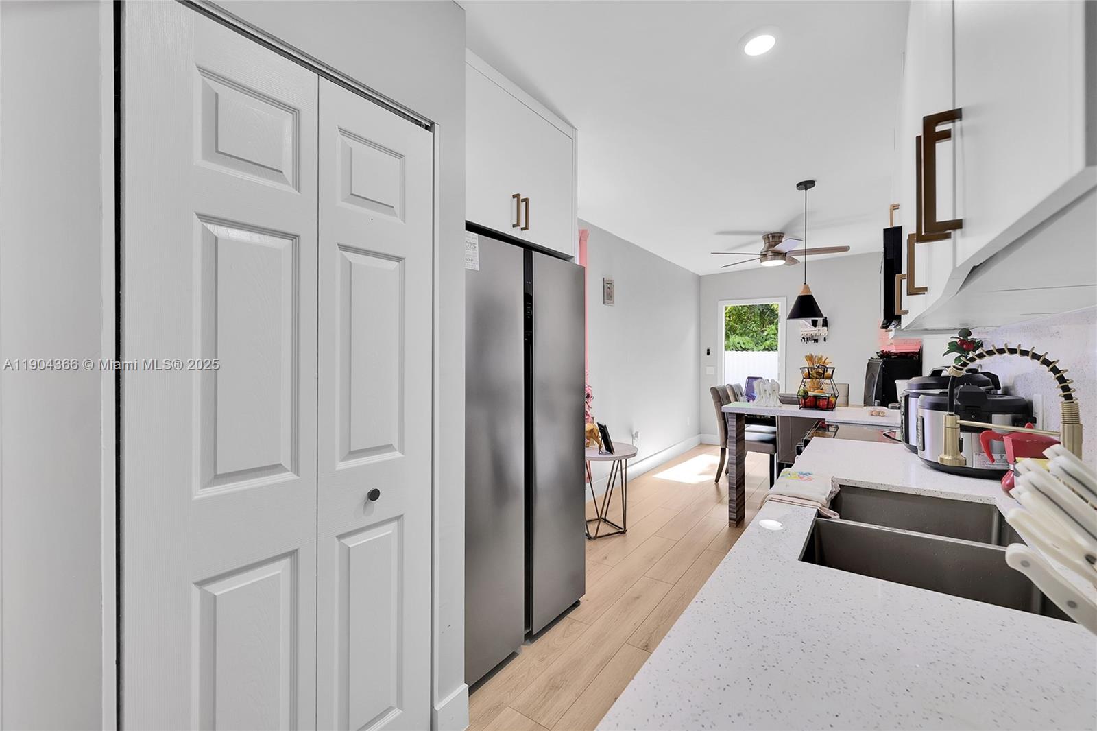 Подробнее   /  1575 кв.футов $ 2025-10-28 0 Фото