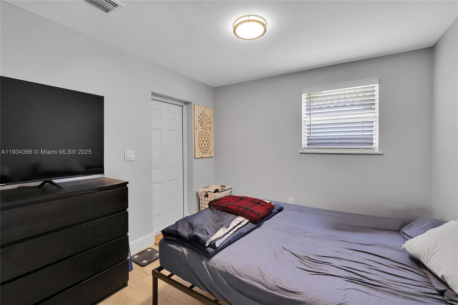 Подробнее   /  1575 кв.футов $ 2025-10-28 0 Фото