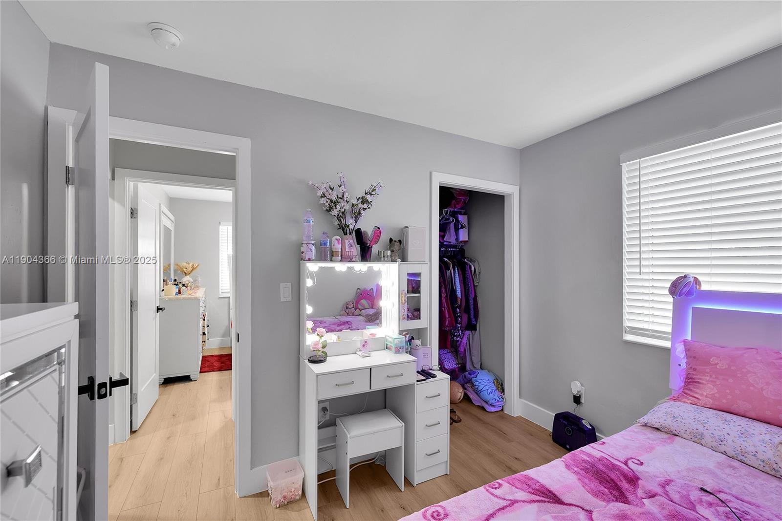 Подробнее   /  1575 кв.футов $ 2025-10-28 0 Фото