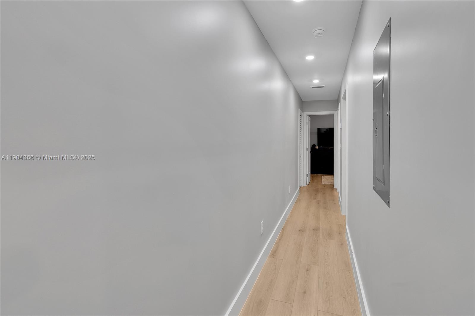 Подробнее   /  1575 кв.футов $ 2025-10-28 0 Фото