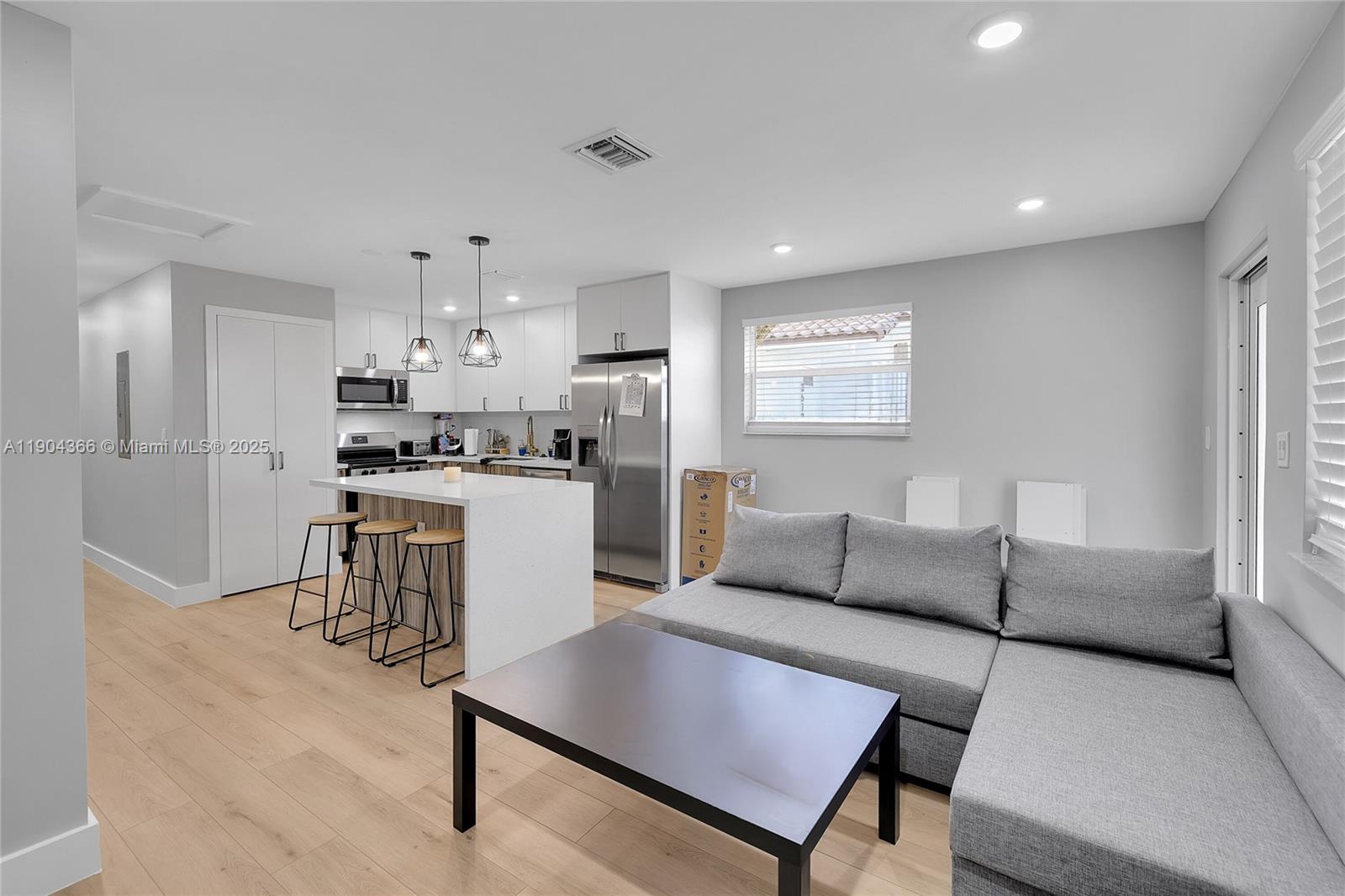 Подробнее   /  1575 кв.футов $ 2025-10-28 0 Фото