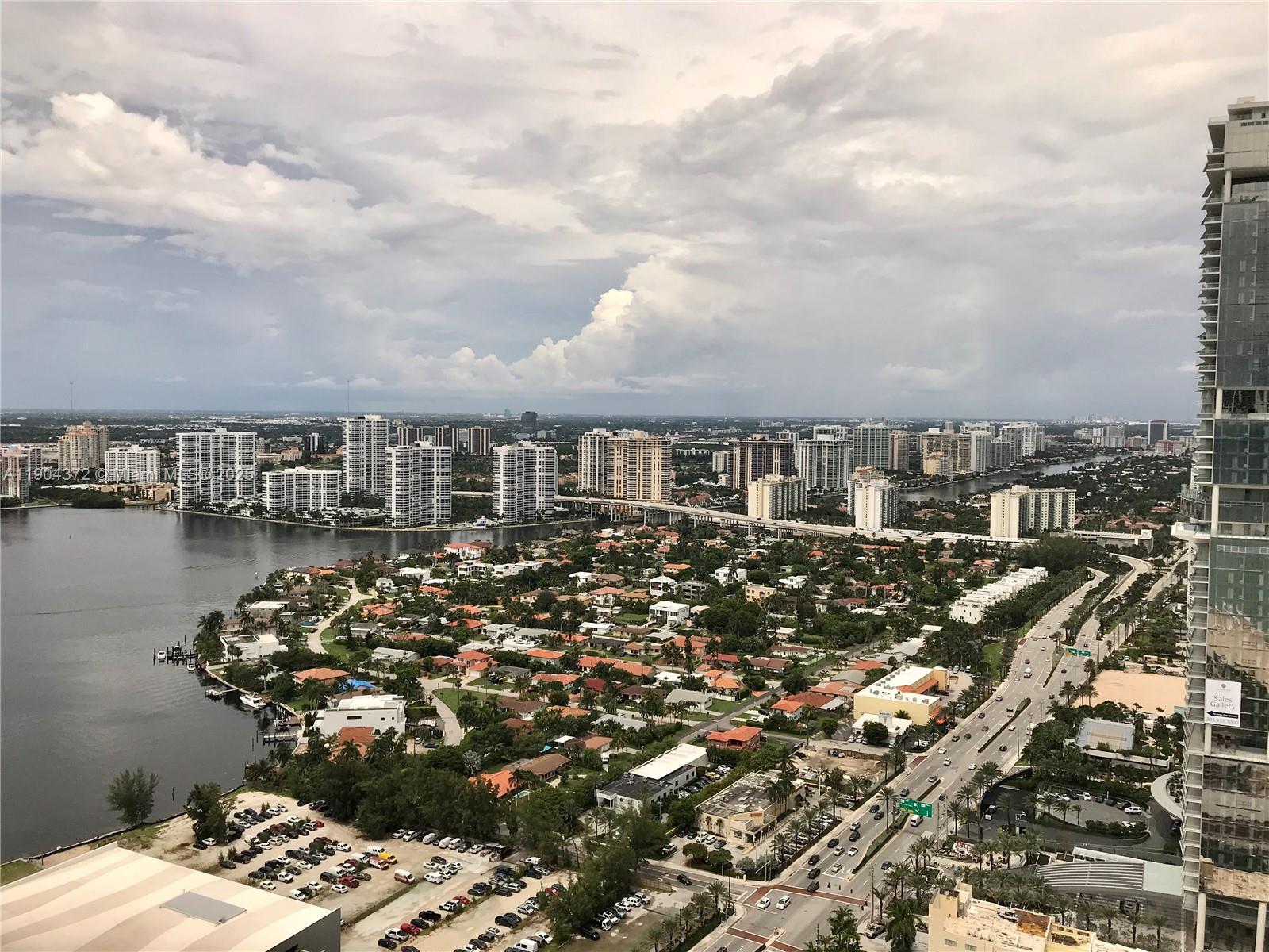 Ver detalles 5104 2 / 4 1643 sq. ft. $ 2025-10-28 0 foto