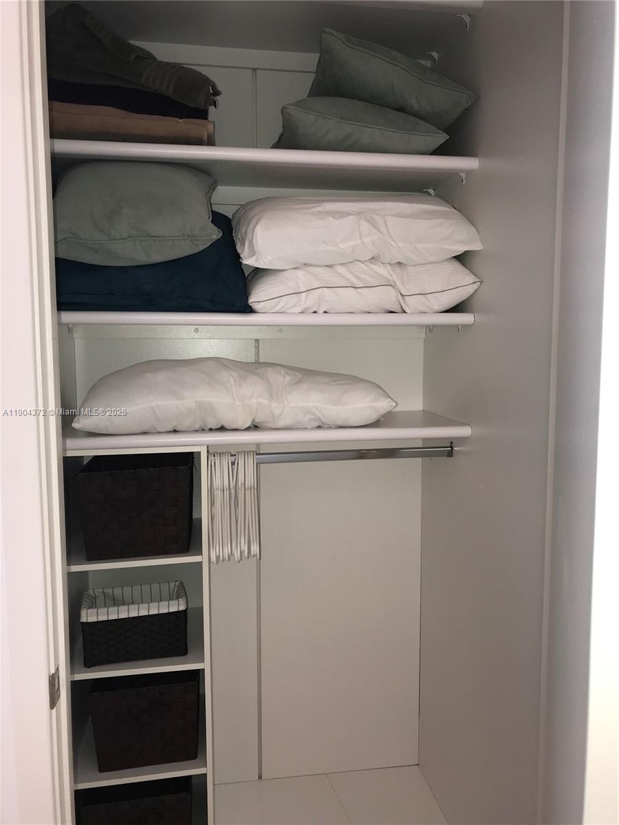 Ver detalles 5104 2 / 4 1643 sq. ft. $ 2025-10-28 0 foto