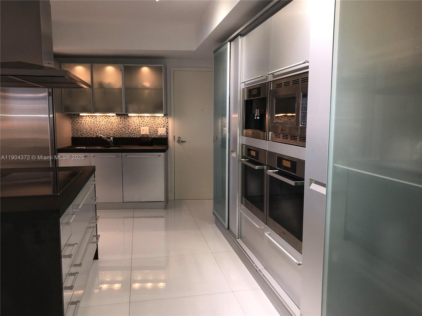 Ver detalles 5104 2 / 4 1643 sq. ft. $ 2025-10-28 0 foto