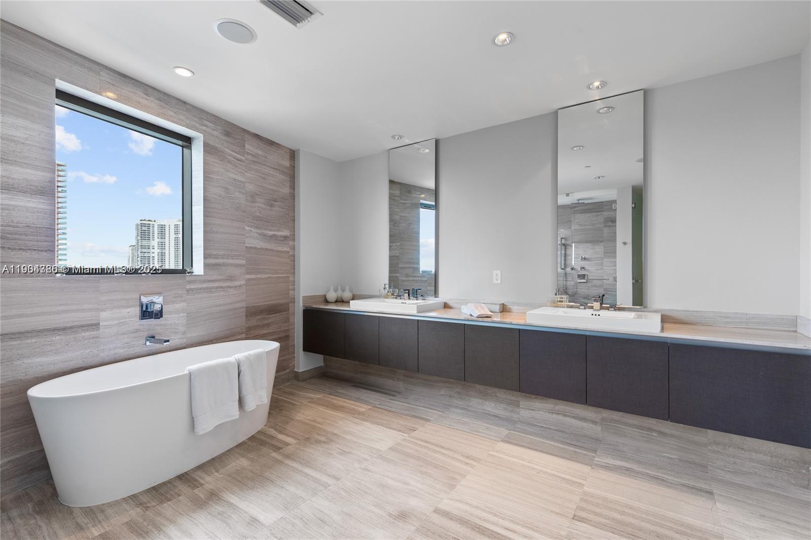 Photo of 3300 188th St #818, Aventura, Florida, 33180 -