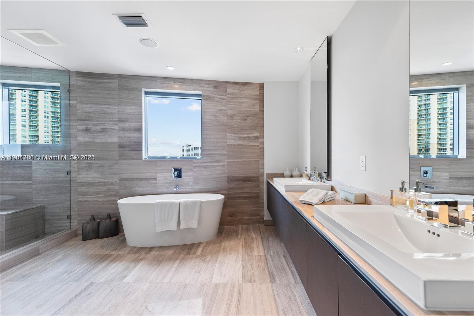 Photo of 3300 188th St #818, Aventura, Florida, 33180 -