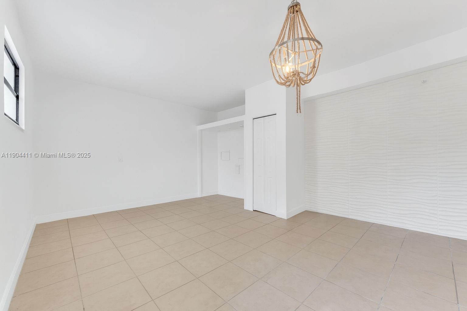 See details / 1260 sq. ft. $ 2025-10-28 0 Photo