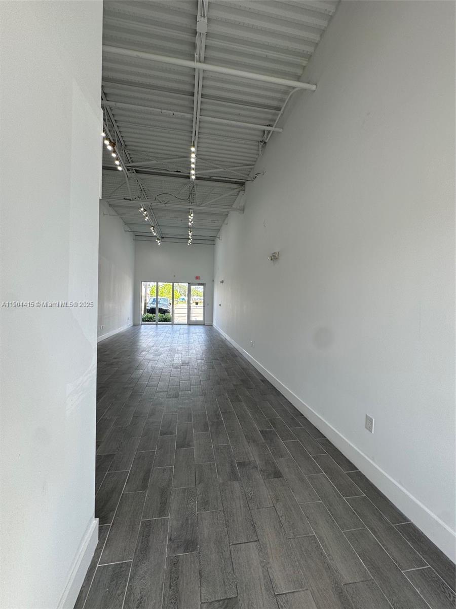 Подробнее 103 / кв.футов $ 2025-10-28 0 Фото