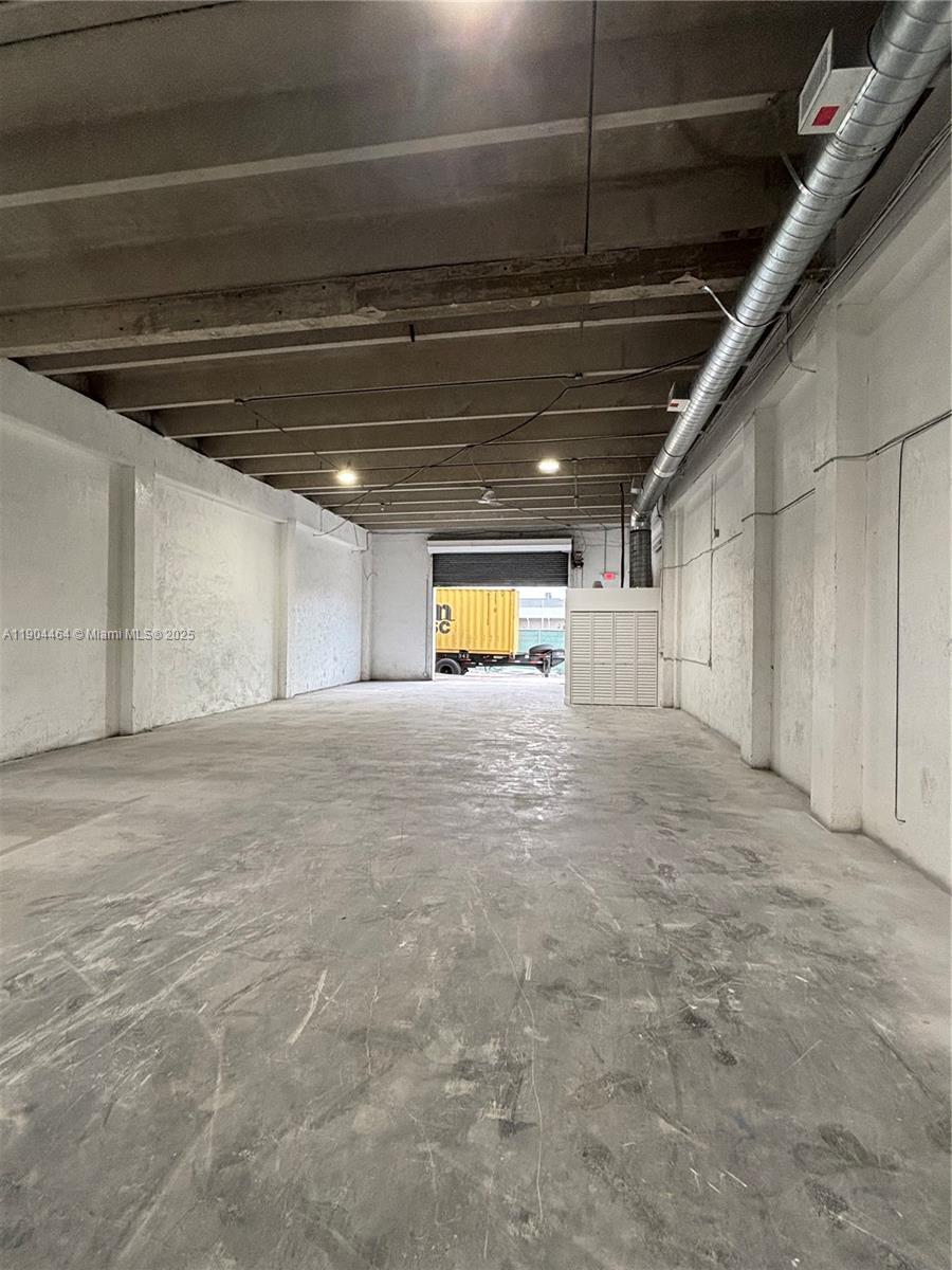 See details 6  /   sq. ft. $ 2025-10-29 0 Photo