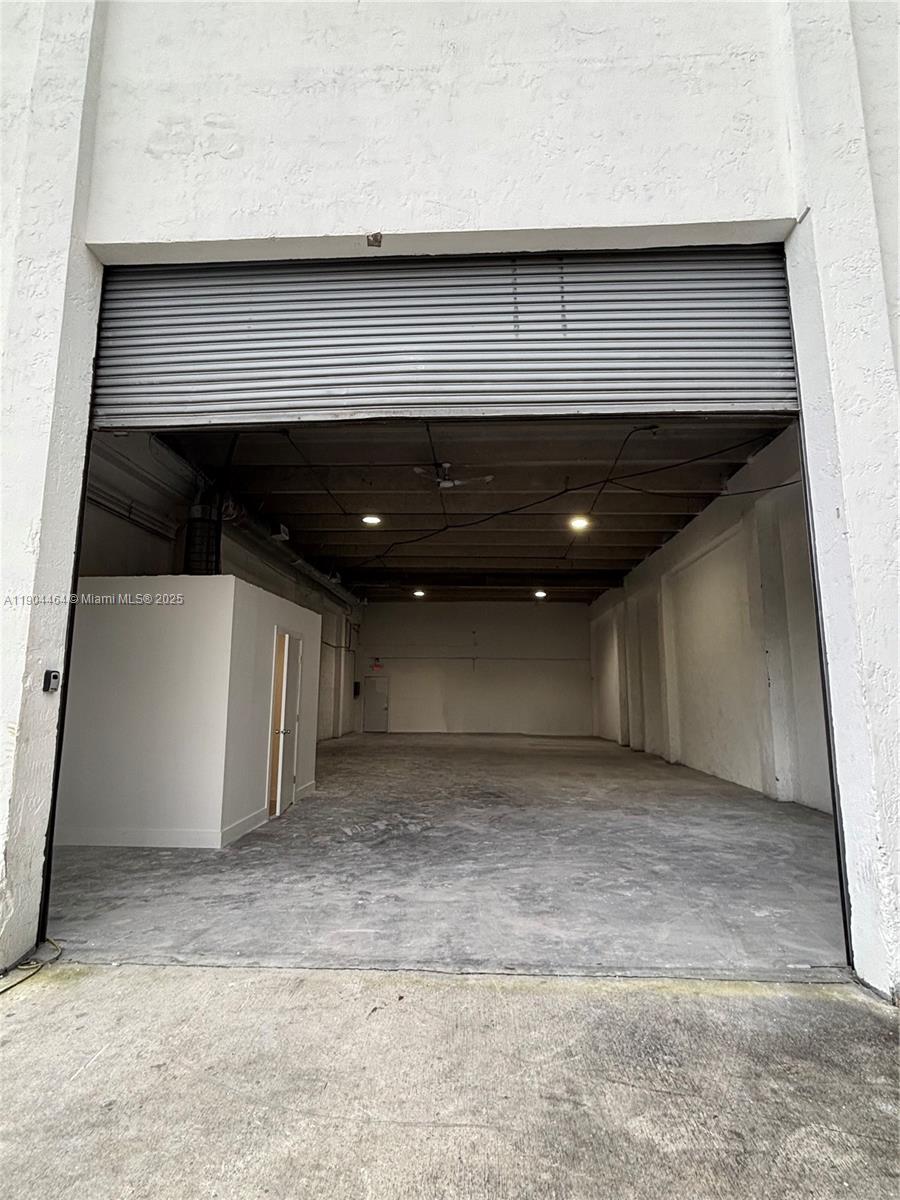 See details 6  /   sq. ft. $ 2025-10-29 0 Photo