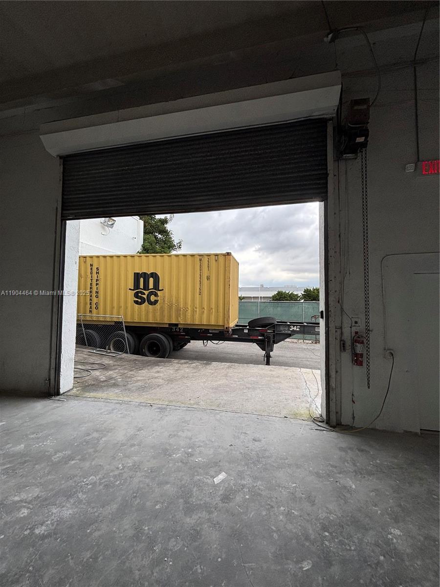 See details 6  /   sq. ft. $ 2025-10-29 0 Photo