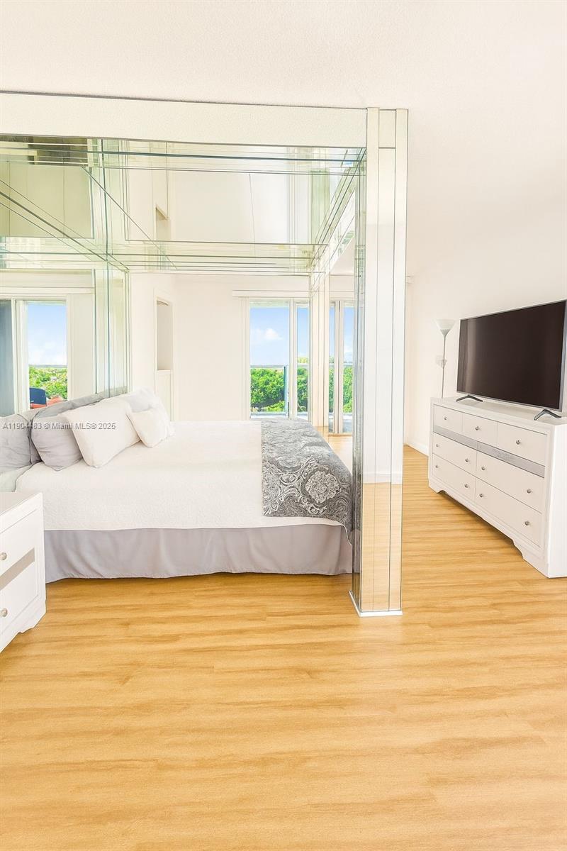 517 2 / 2 1521 sq. ft. $ 2025-10-29 0 Photo