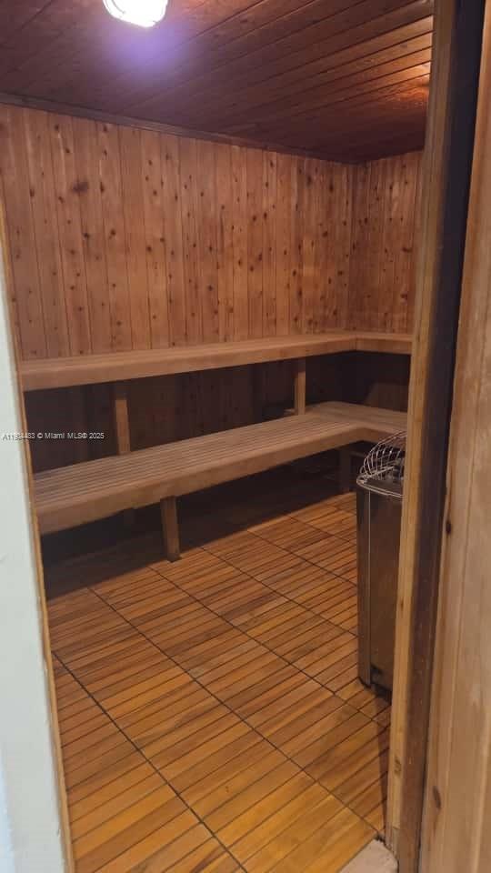 517 2 / 2 1521 sq. ft. $ 2025-10-29 0 Photo