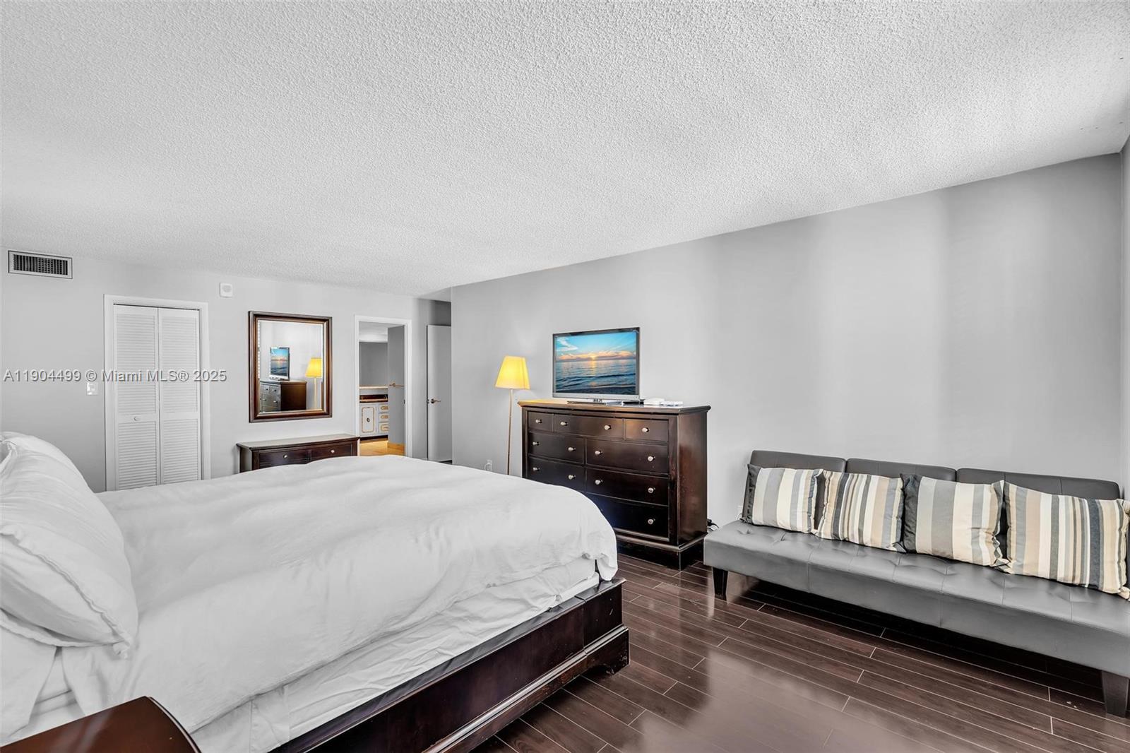 Photo of 1920 Ocean Dr  #8D, Hallandale Beach, Florida, 33009 - 