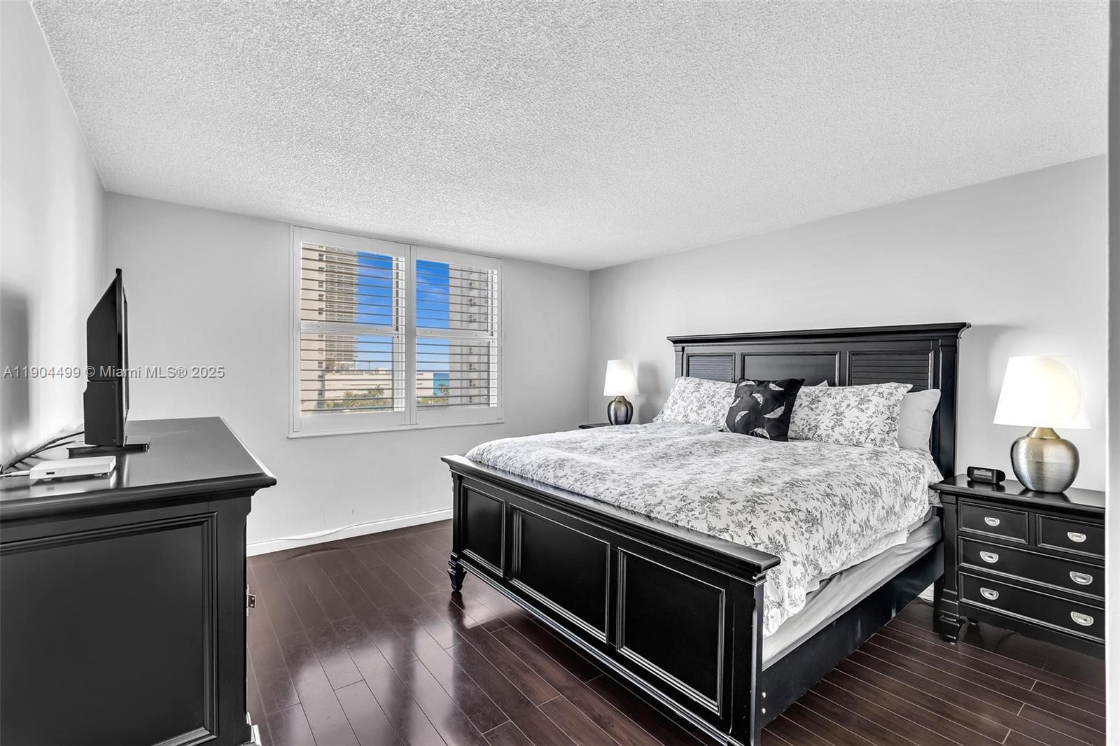 Photo of 1920 Ocean Dr  #8D, Hallandale Beach, Florida, 33009 - 